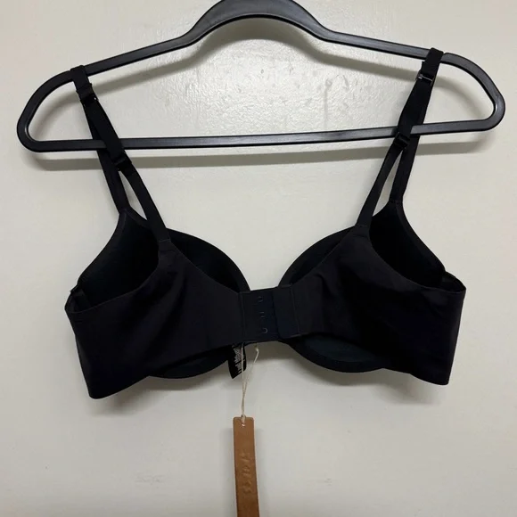 SKIMS Ultimate Push Up Plunge Bra Size 36C Color Onyx - Picture 2 of 4